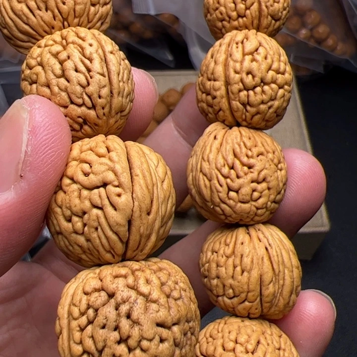 猴头核桃手串王****）看看咯