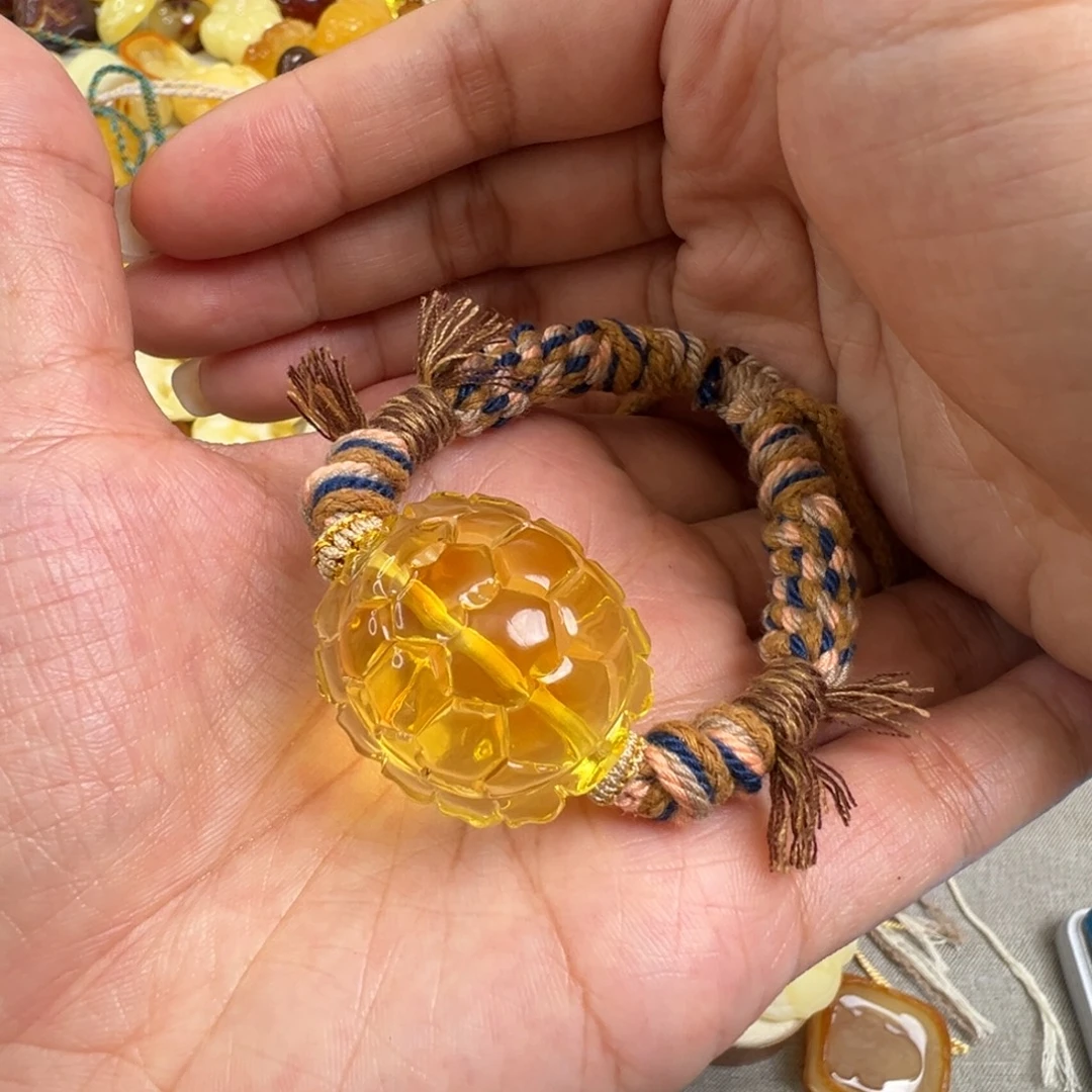 琥珀颈饰未镶嵌琥珀