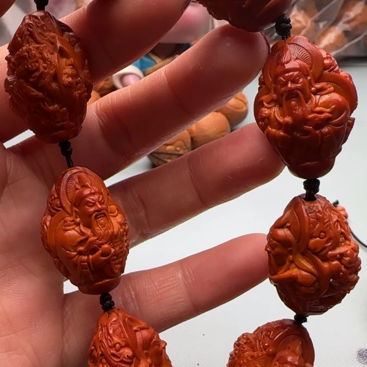 橄榄核手串雕刻工艺