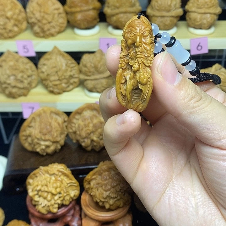 文玩核桃吊坠异形核桃纯手工雕刻达摩