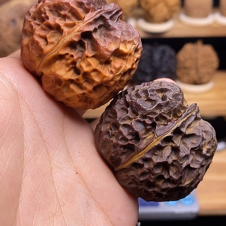 文玩核桃吊坠铁绣球42    1