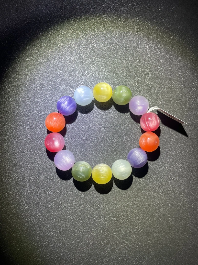 1094-七彩瑰宝海云母手串1 无礼盒