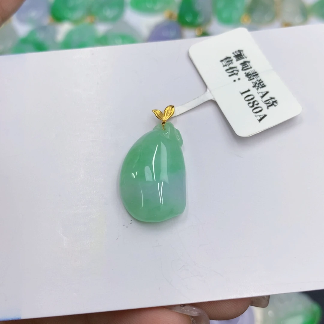颈饰18K金镶嵌翡翠翡翠