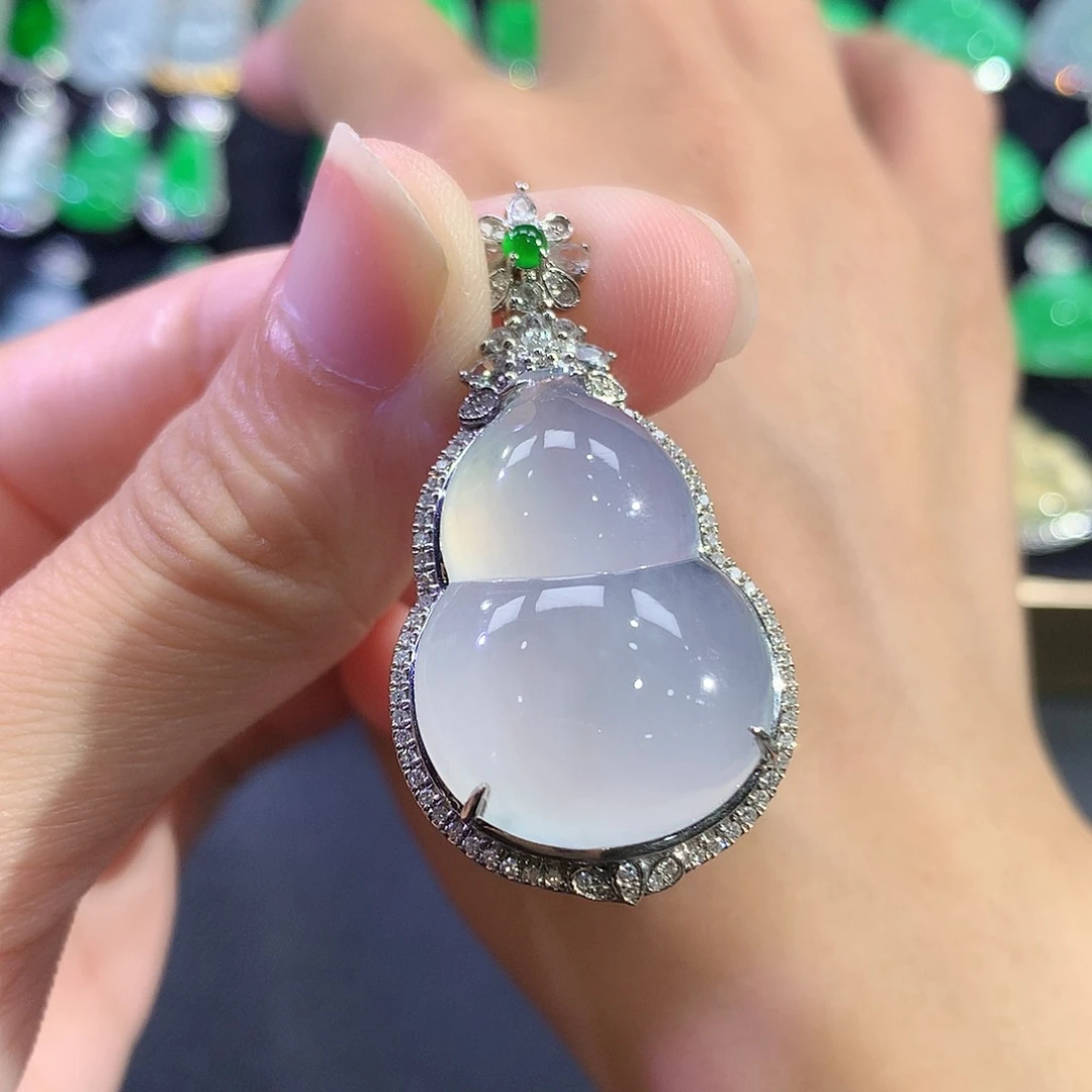 翡翠18K金镶嵌吊坠(赠链)