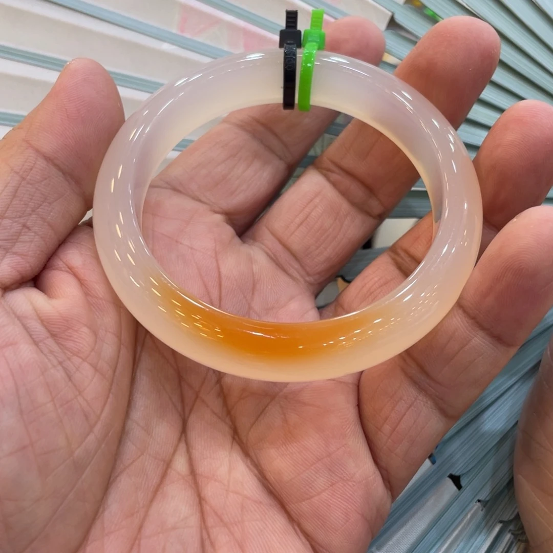 玛瑙/玉髓手镯未镶嵌发*財