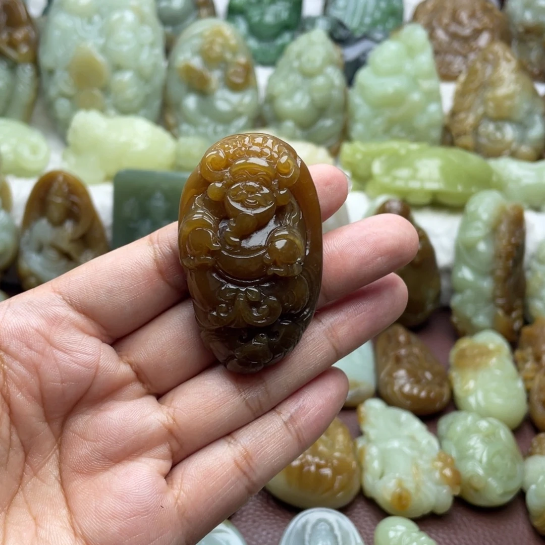 W***o和田玉未镶嵌颈饰