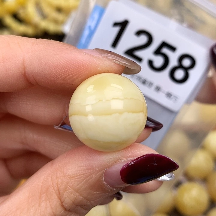 蜜蜡未镶嵌珠宝奇石20