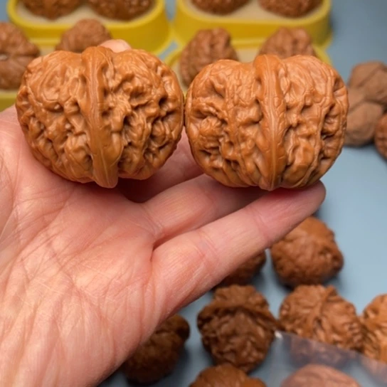 文玩核桃吊坠元宝 精对 42