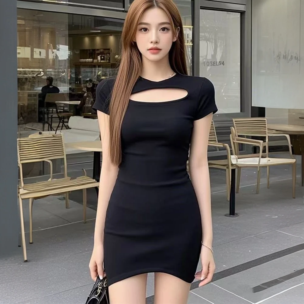 纯欲辣妹风圆领镂空短袖连衣裙女2025新款小个子收腰显瘦包臀短裙