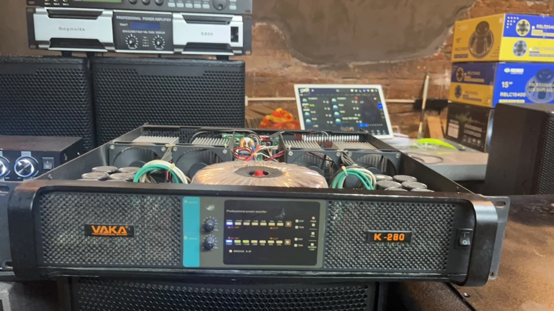 功放机一台，直播间，不包邮