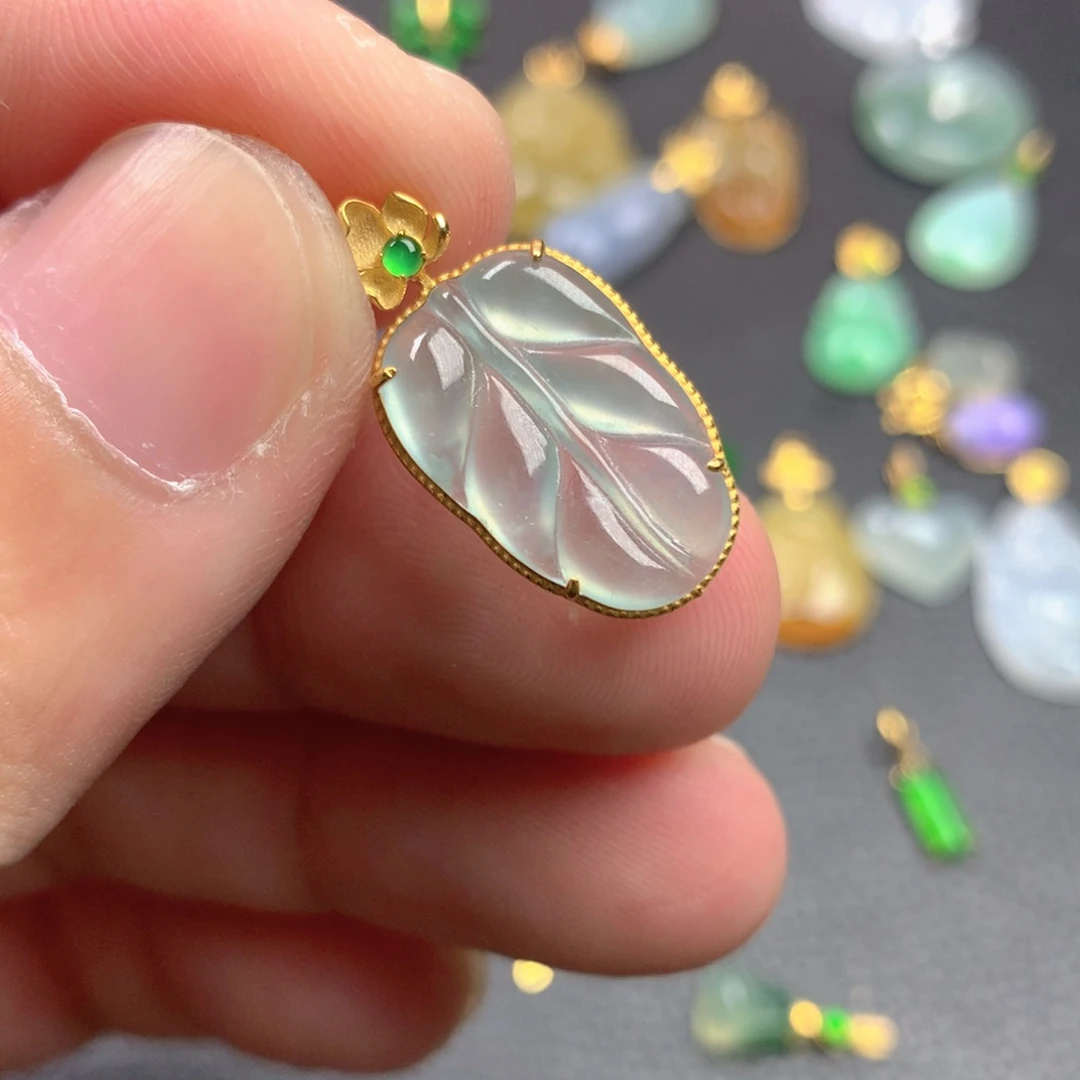 【闪购商品】颈饰18K金镶嵌翡翠翡翠