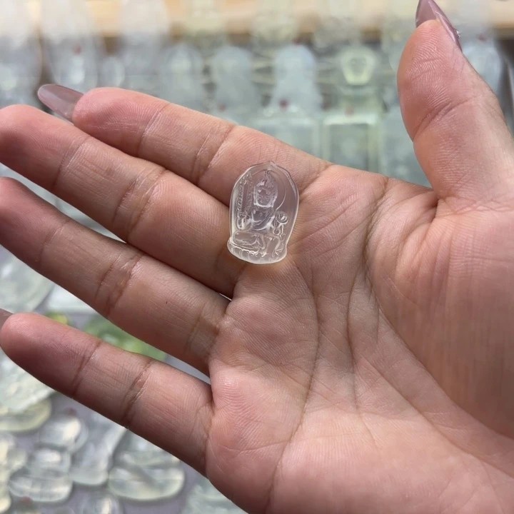 崔***.未镶嵌岫玉吊坠(赠链)不动明王