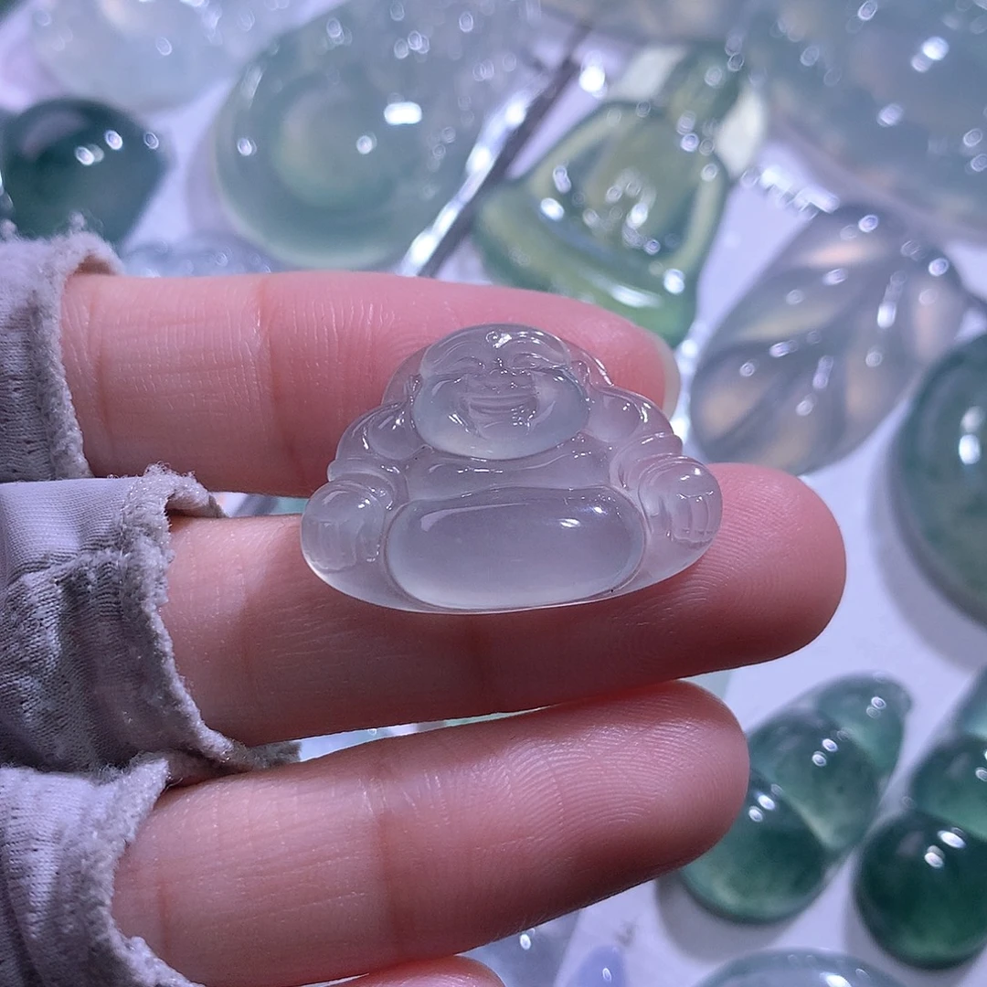 颈饰未镶嵌翡翠佛