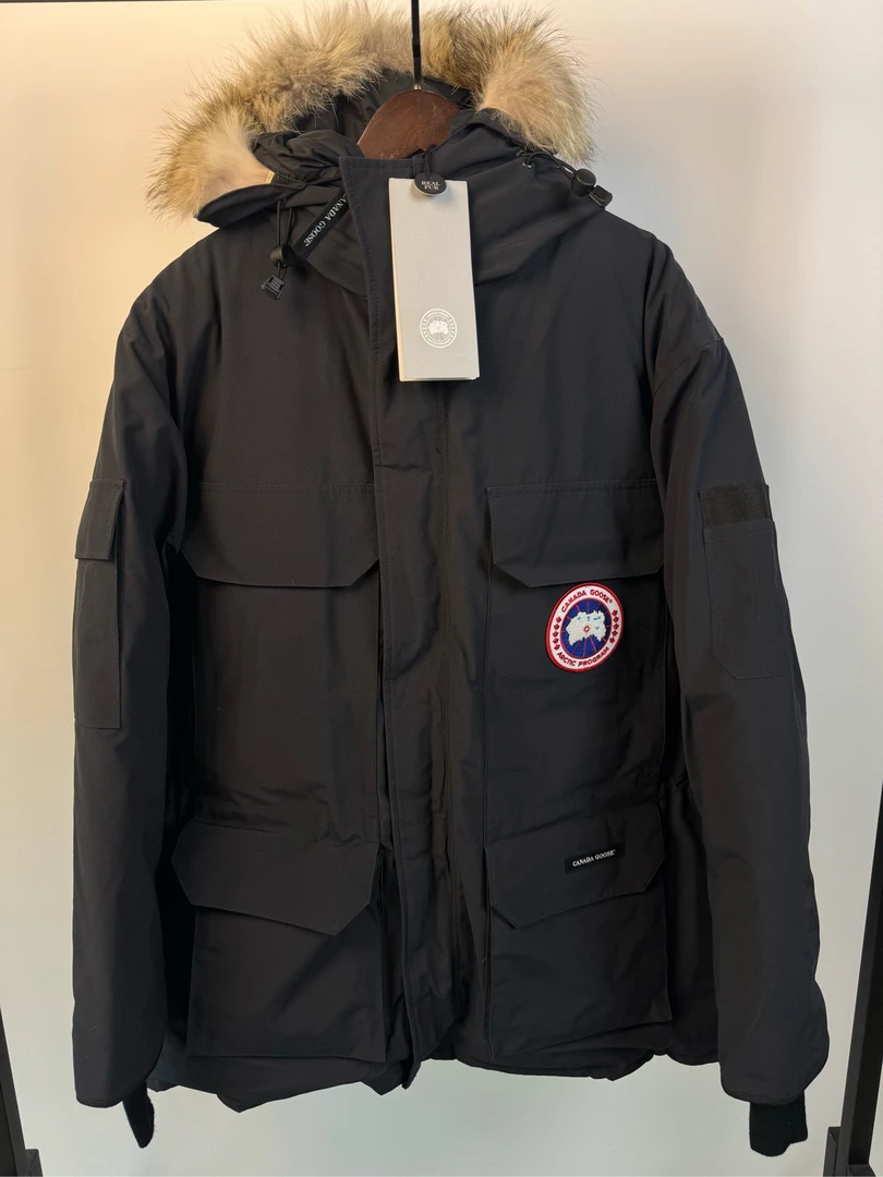 全新/加拿大鹅canadagoose黑色远征羽绒服/L码/25104