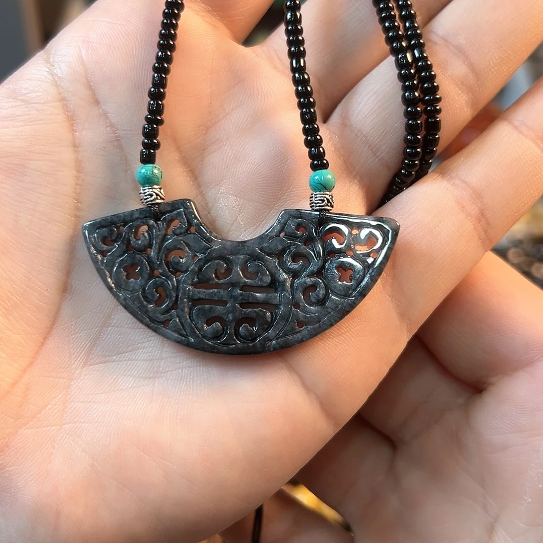 翡翠颈饰未镶嵌吊坠