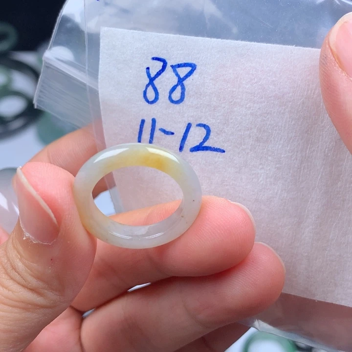 定制翡翠未镶嵌戒圈