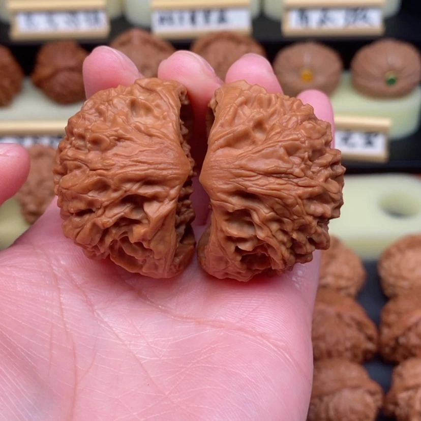 【闪购商品】文玩核桃吊坠?***远蛇王