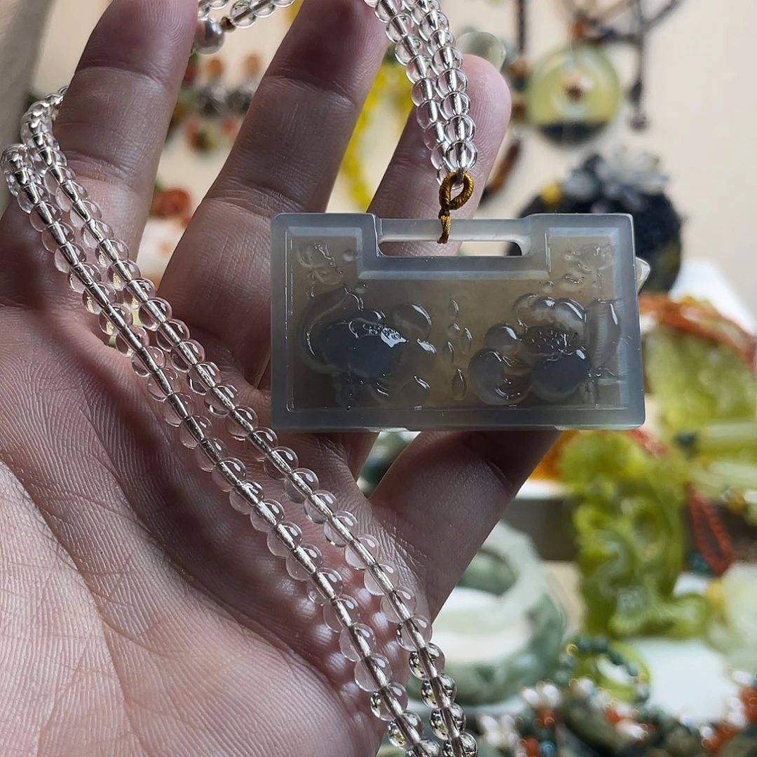 蛇纹石玉未镶嵌吊坠