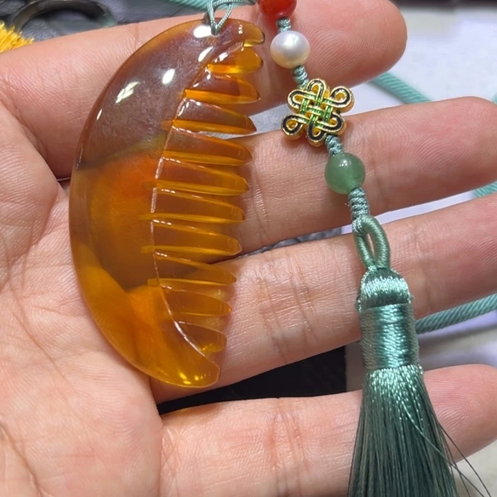 琥珀未镶嵌颈饰琥珀吊坠