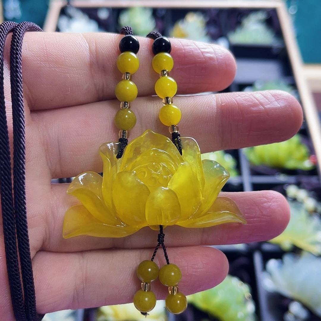 一***萍蛇纹石玉未镶嵌颈饰