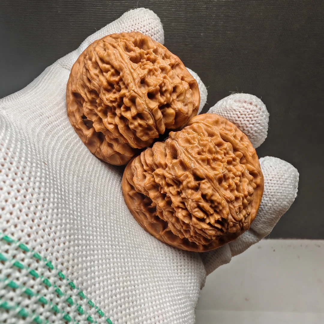 大粗筋核桃手把件闷尖白狮子文玩核桃尺寸肚39-41Mm