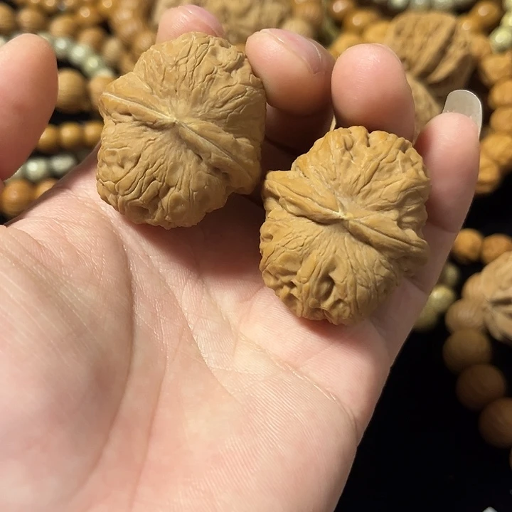 把件文玩核桃边35肚39左右小元宝，编号0019
