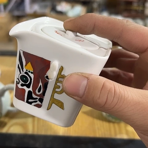 是你给她讲嘛不知道怎么给她们看她