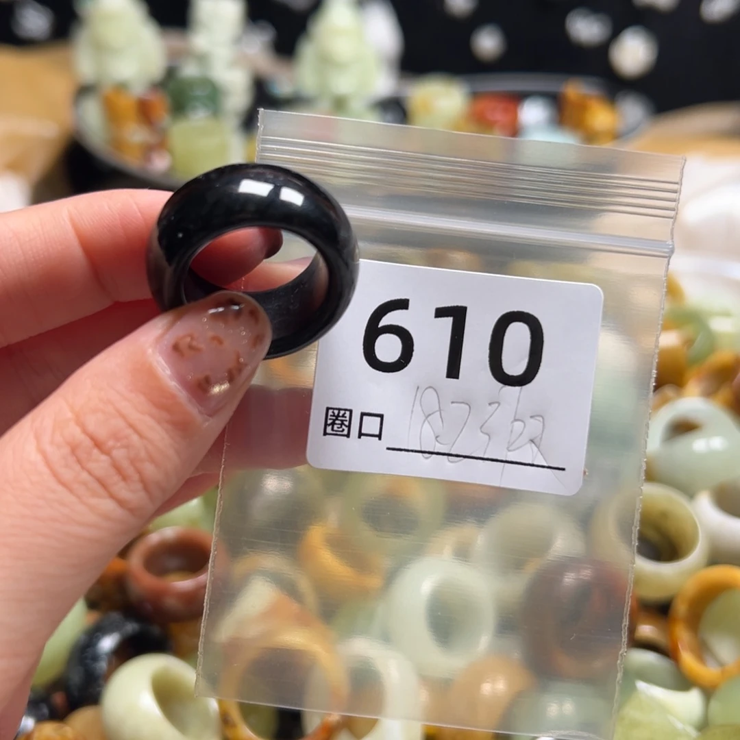 佛***姐蛇纹石玉未镶嵌戒指
