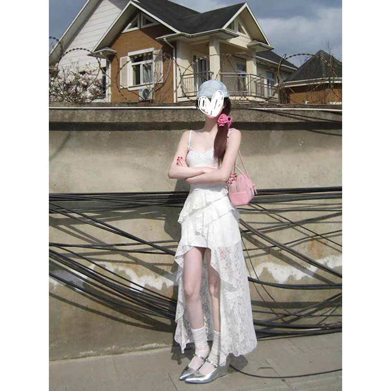 纯欲辣妹风不规则下摆开叉连衣裙浪漫氛围感修身蕾丝吊带短裙夏季