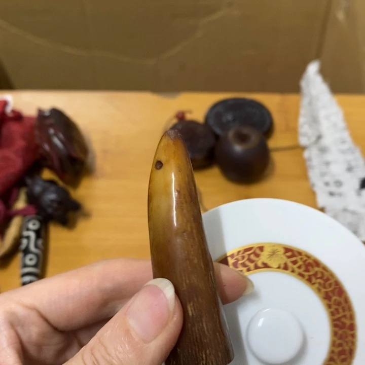 瓷片哈中古工艺品一件