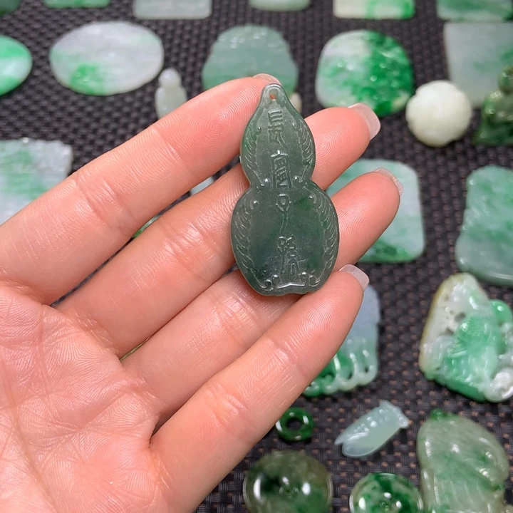 翡翠挂件未镶嵌飘****你