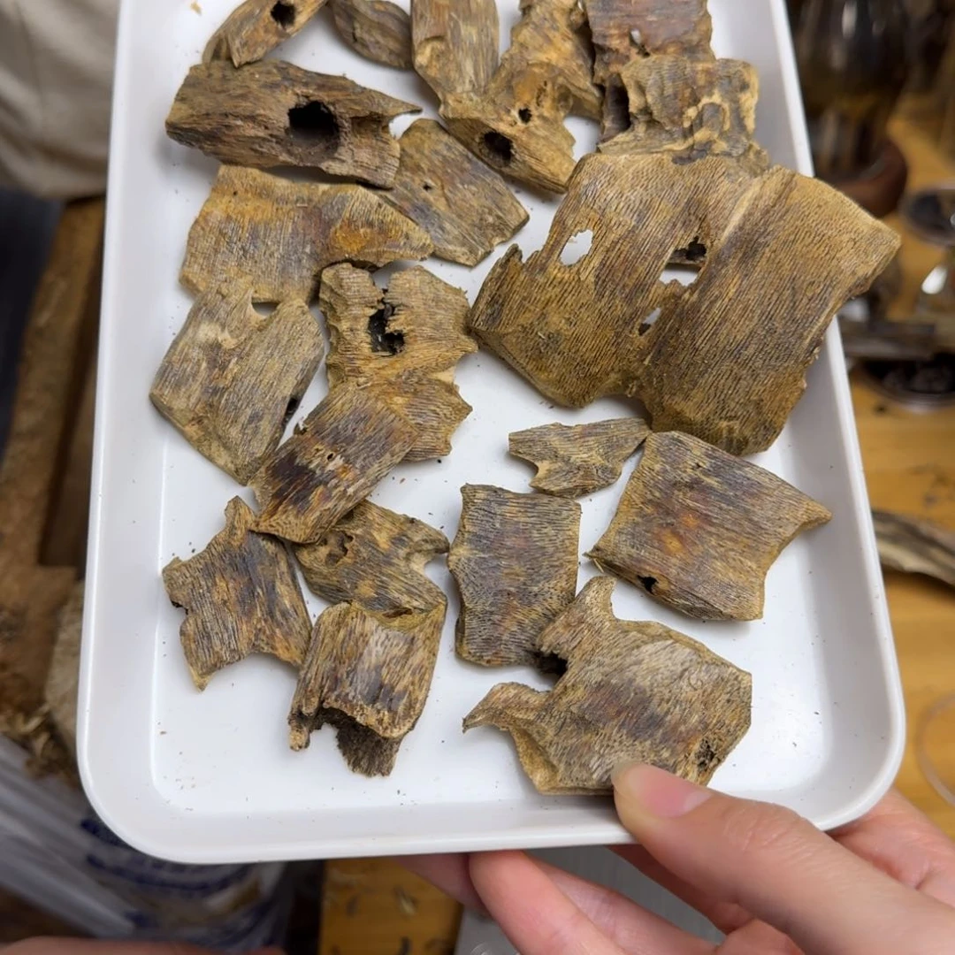 沉香沉香碎屑海南老白棋品种块料74克➕多样性发货