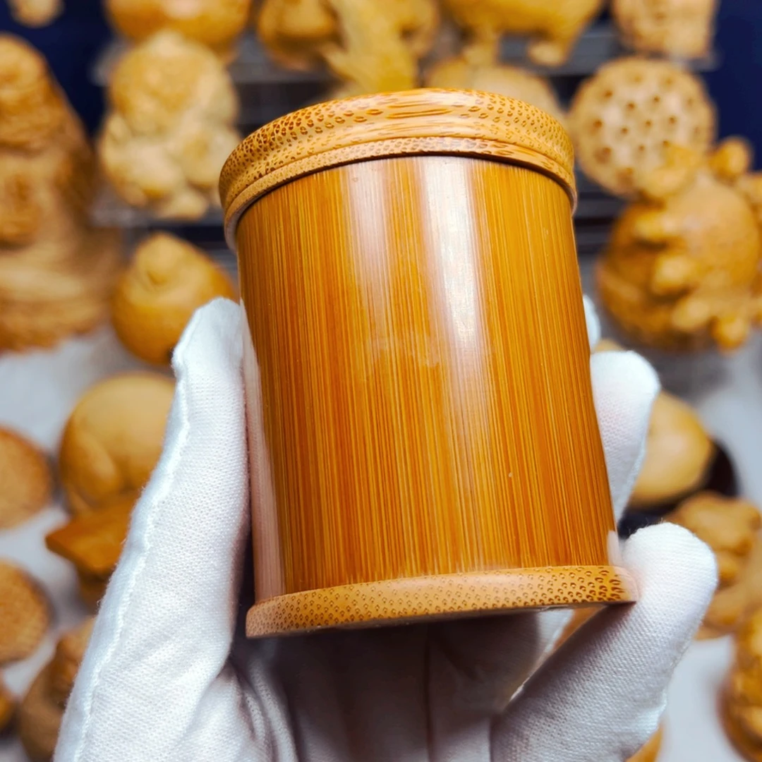 竹根雕竹雕茶叶桶。