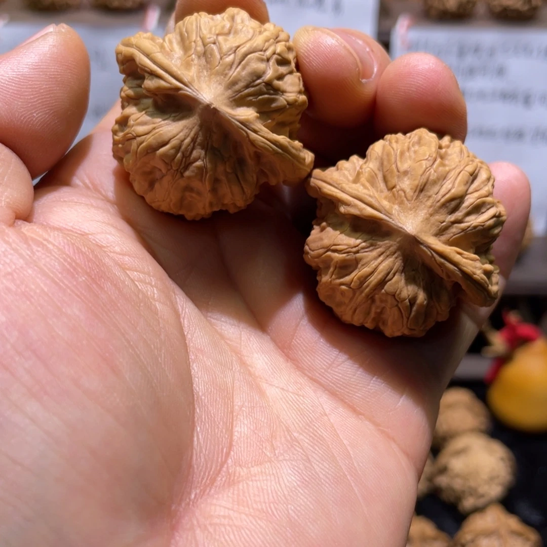 文玩核桃吊坠39尺野狼