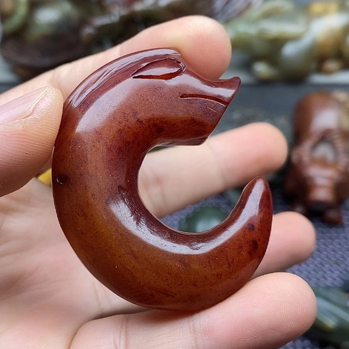 未镶嵌蛇纹石玉颈饰