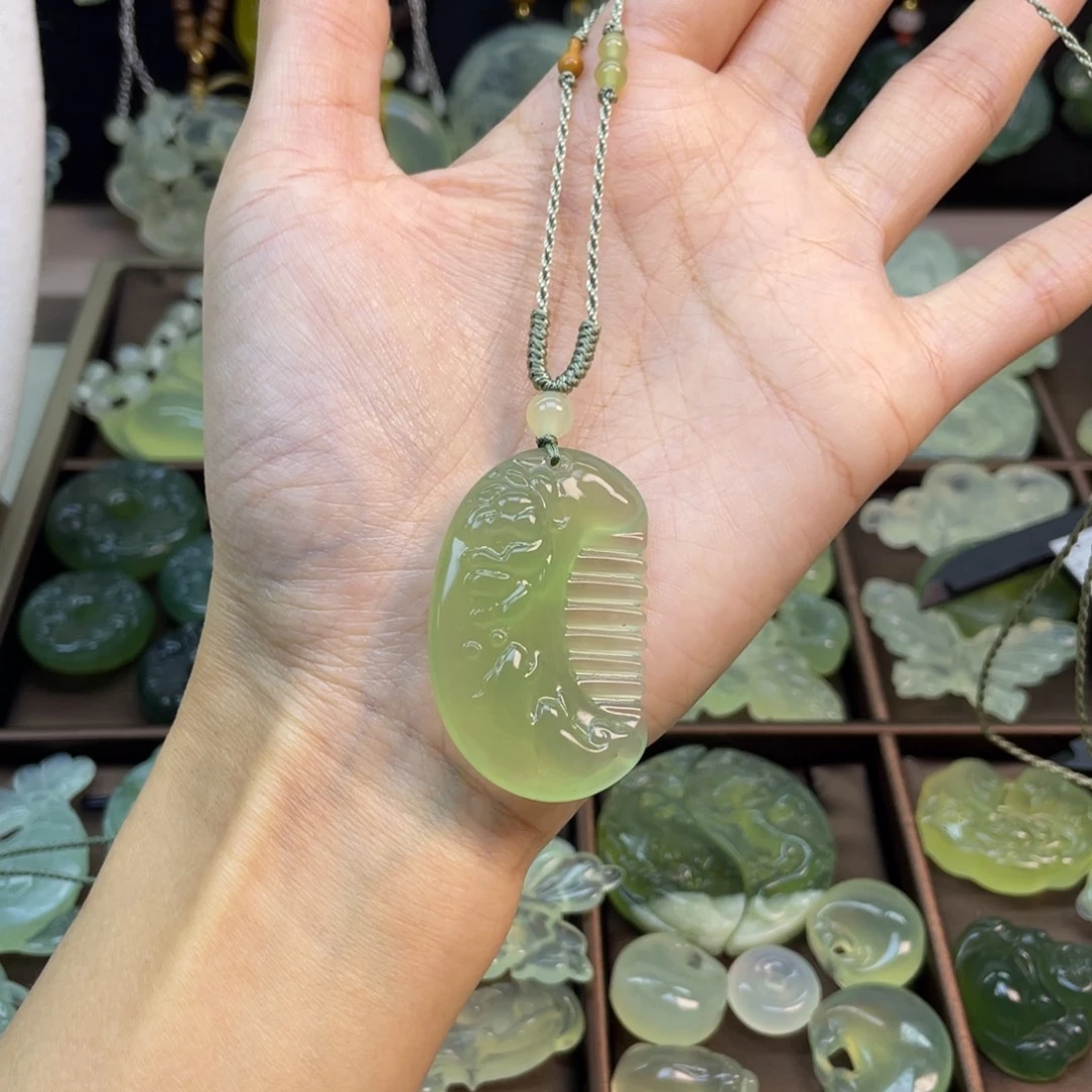 蛇纹石玉未镶嵌项链