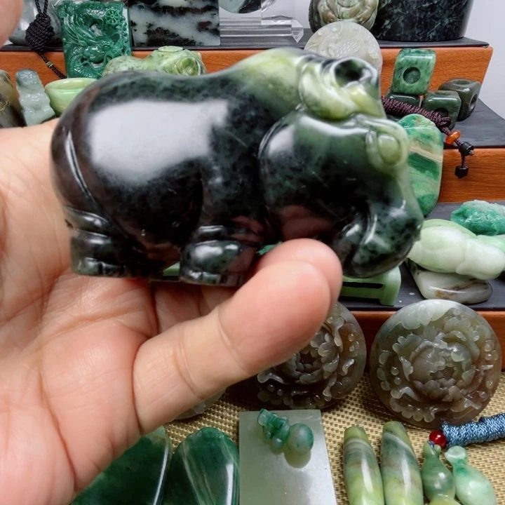 独山玉未镶嵌珠宝半成品