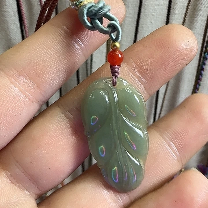 翡翠未镶嵌颈饰翡翠叶子