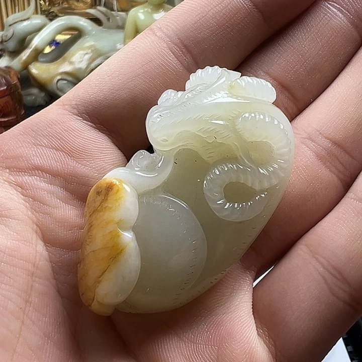 未镶嵌和田玉（糖玉）挂件