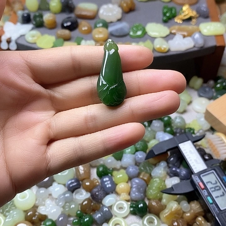 未镶嵌和田玉挂件