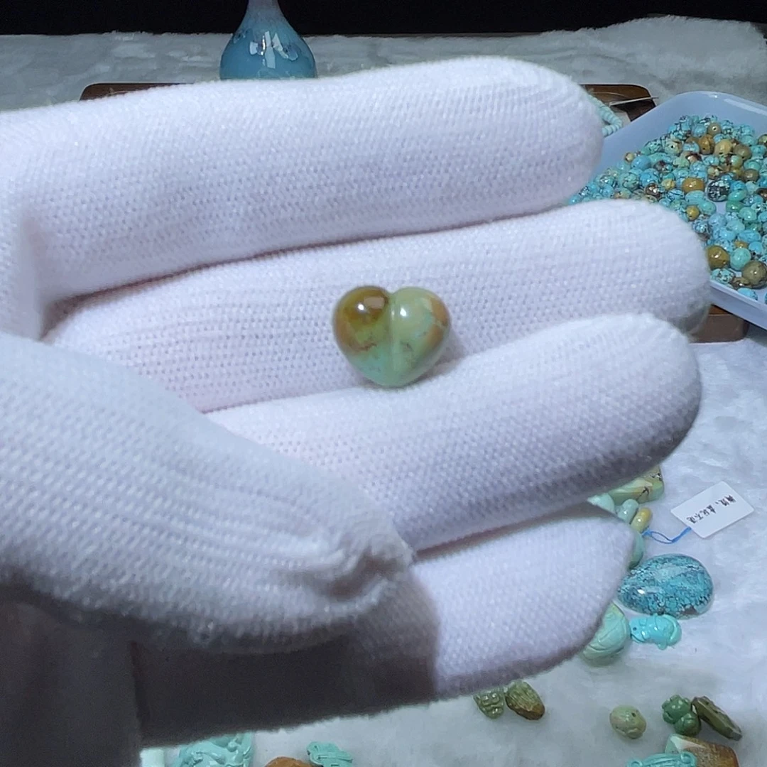 绿松石未镶嵌珠宝奇石