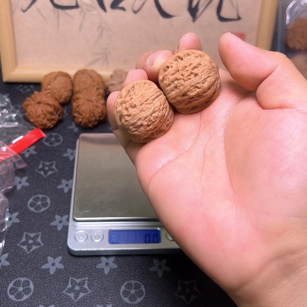 T***i吊坠文玩核桃34新货子