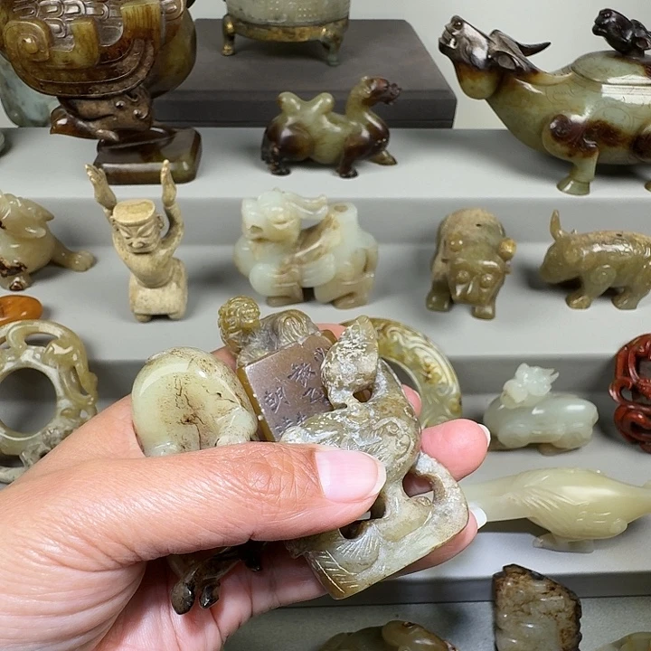 用***号和田玉（糖玉）未镶嵌挂件