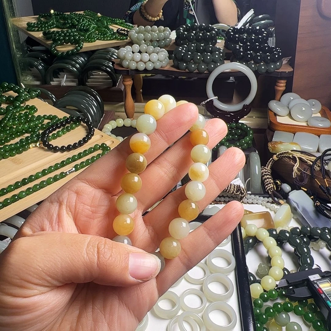 七***月和田玉未镶嵌手链