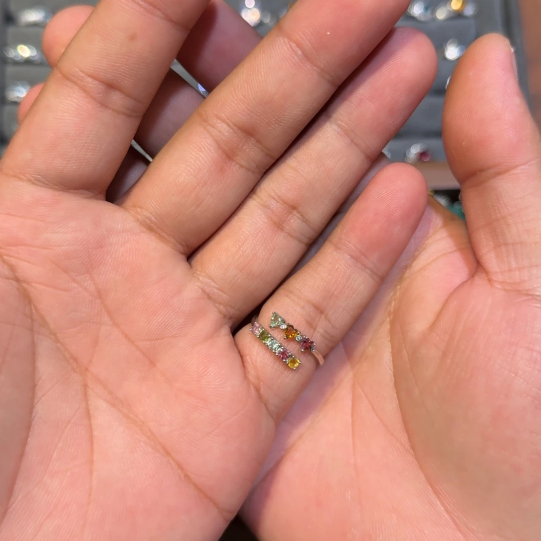 粽****银S925镶嵌碧玺戒指