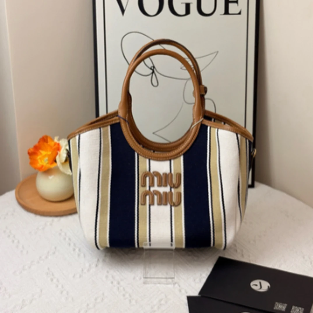 99新 MIU MIU/缪缪 手提包托特/JW4833