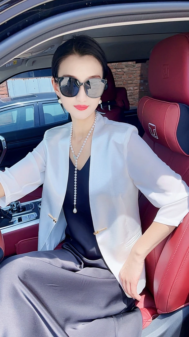 【8032薄】迪诺欧夏季网红新款气质宽松缎面拼接休闲薄款七分袖西服