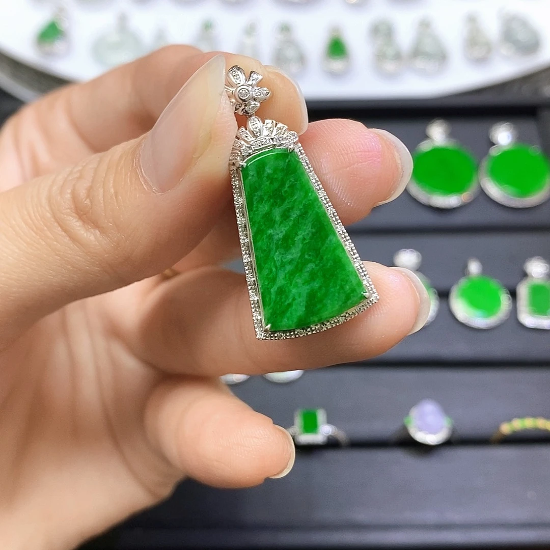 翡翠18K金镶嵌吊坠(不含链)