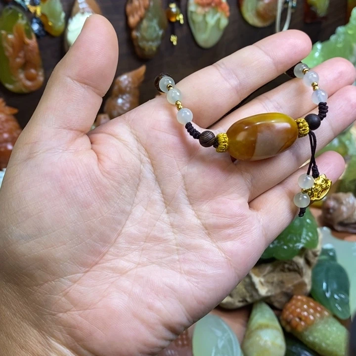 蛇纹石玉未镶嵌颈饰