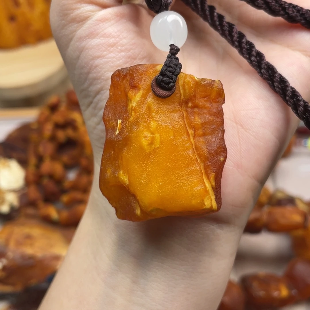 琥珀未镶嵌珠宝奇石